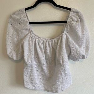 NWOT white cropped puff sleeve blouse